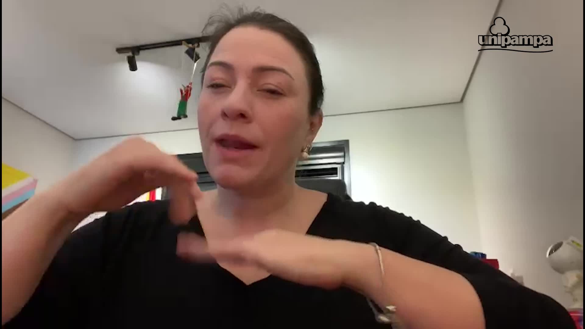 4 Exploração das práticas na abordagem bilíngue para surdos Profª Carilissa Dall_alba